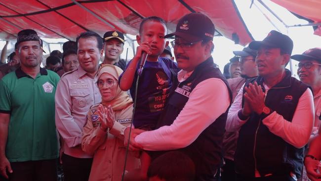 Kemensos Salurkan Bantuan Rp 896,4 Juta untuk Korban Banjir Pasuruan