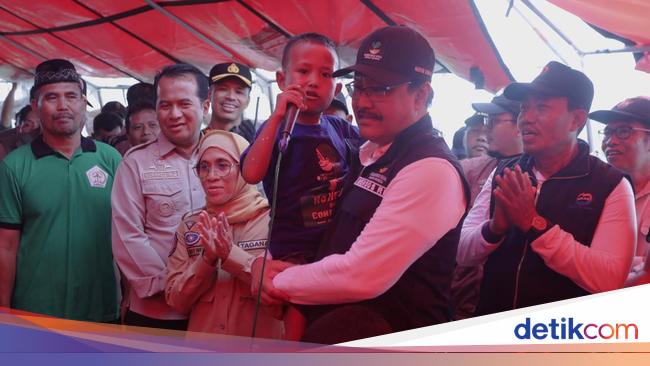 Kemensos Salurkan Bantuan Rp 896,4 Juta untuk Korban Banjir Pasuruan