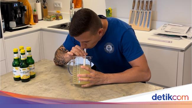 Gokil! Pria Ini Raih Rekor Dunia Minum Jus Jeruk Lemon dan Jeruk Nipis