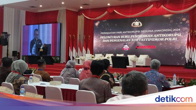 Satgassus Polri Luncurkan Buku Antikorupsi Karya Kapolri, BW-Novel Baswedan