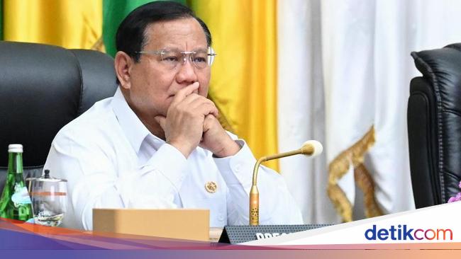 Prabowo Beri Arahan Menteri soal Mobilitas Warga-Antisipasi Bencana Akhir Tahun