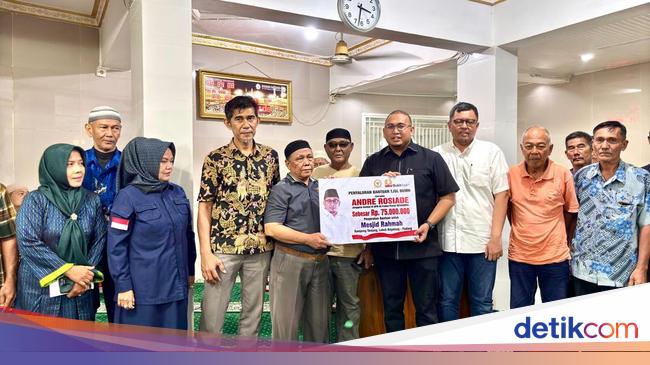 Andre Rosiade Bantu Rehab Kubah Masjid &amp; Bagi-bagi Sembako di Lubeg Padang