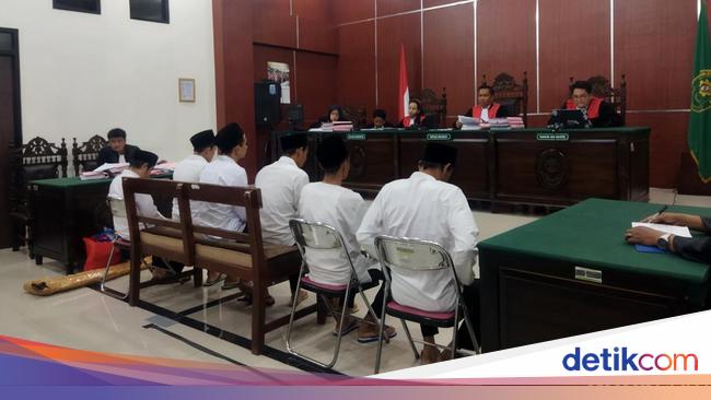 Peran-peran Terdakwa dalam Melakukan Perburuan Badak Jawa di Ujung Kulon