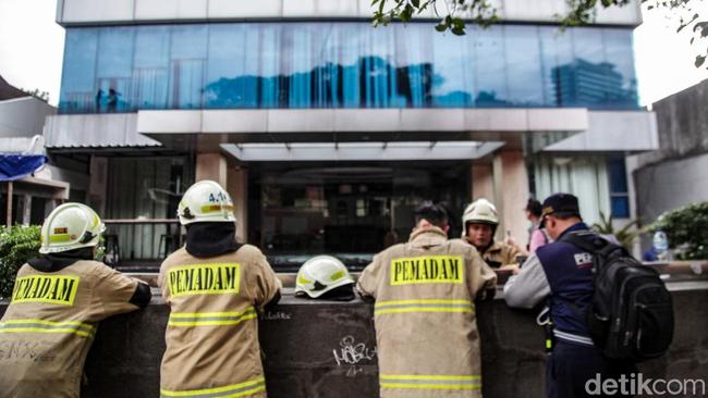 Ledakan Gas di Tempat Spa Bulungan Bikin Tembok Pembatas Kantor Jebol