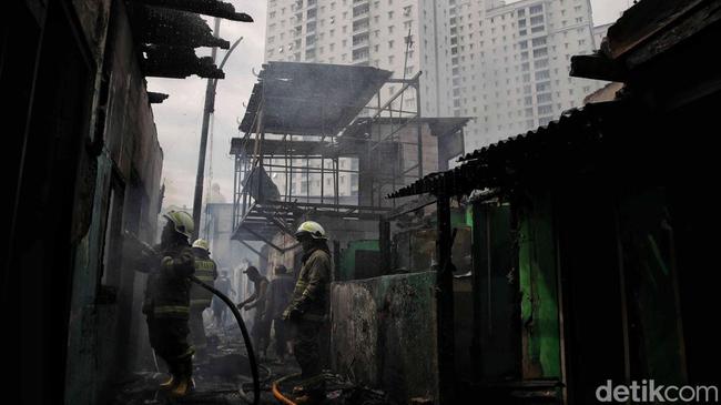 4 Fakta Kebakaran Permukiman di Kemayoran Sampai Damkar Kelelahan