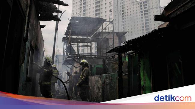 4 Fakta Kebakaran Permukiman di Kemayoran Sampai Damkar Kelelahan