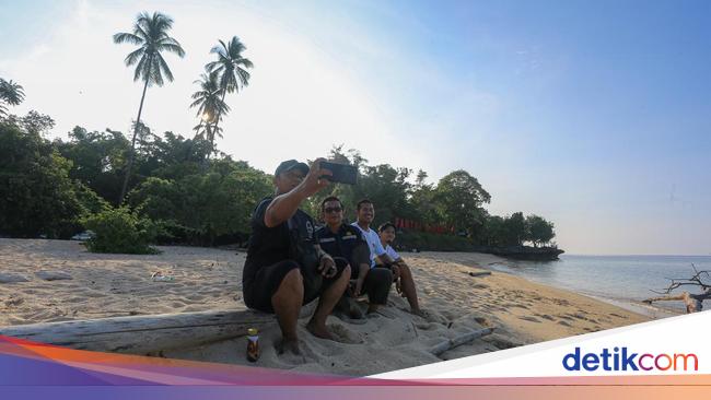 Coba Internetan di Pantai Kampa, Nonton Youtube-Video Call Lancar Jaya