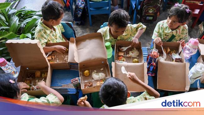 Makan Bergizi Gratis Mulai Serentak Seluruh Indonesia 6 Januari 2025