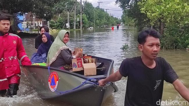 Banjir di Jombang Belum Surut Usai 5 Hari, Tinggi Air Capai 160 Cm