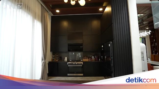 Keren! Ini Dapur Rachel Vennya yang Mewah dan Bergaya Modern