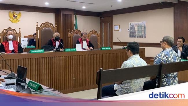 Hakim: 3 Eks Kadis ESDM Babel Tak Awasi, Smelter Swasta Jadi Masif Menambang