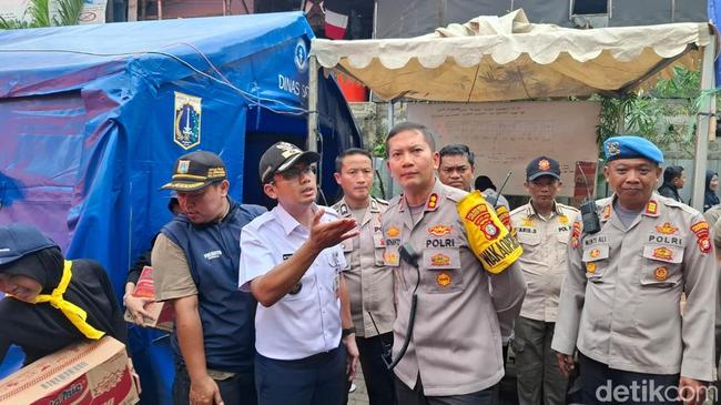 Polres Jakpus Awasi Penggunaan Kembang Api Saat Pesta Tahun Baru