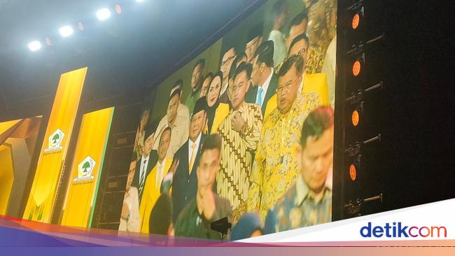 Bahlil Sapa Prabowo di HUT Golkar: Jas Boleh Hitam, tapi Dasi Tetap Kuning