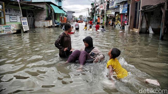 9 RT di Jakut Terendam Banjir Rob, Ketinggian Air Capai 40 Cm