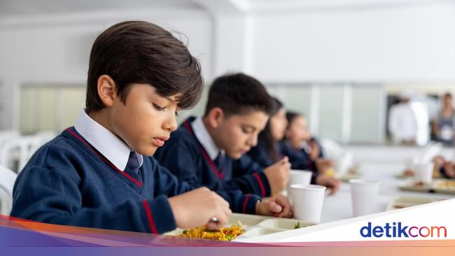 SPPG-Sekolah Diklarifikasi soal MBG Bahan Mentah, Alasannya Jelang Libur