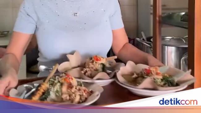 Rieke Diah Pitaloka Jajan Bihun Godog hingga Jualan Nasi Bali