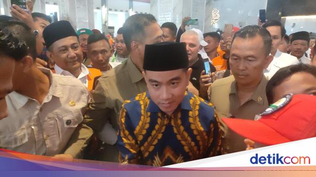 Pengurus Masjid Tepis Isu Paspampres Usir Jemaah Saat Gibran Salat Jumat