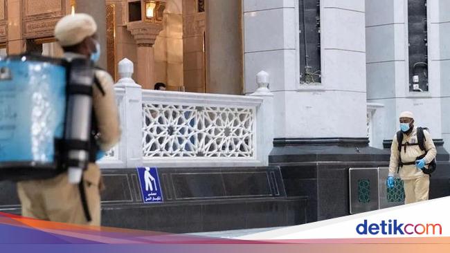 Ribuan Karpet Masjidil Haram Dibersihkan dengan Teknologi Ramah Lingkungan