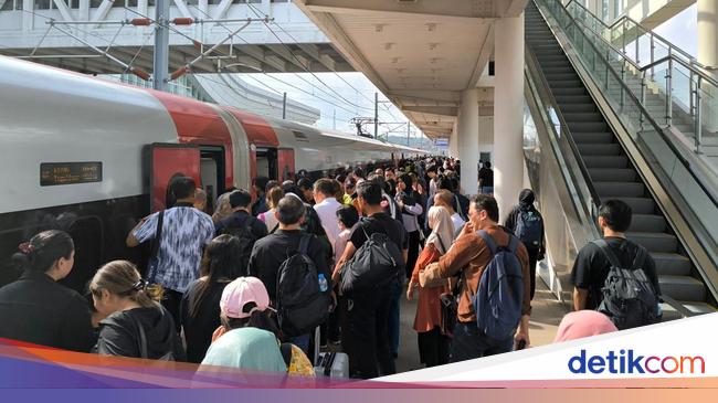 Jelang Libur Sekolah, 60 Ribu Tiket Whoosh Terjual dalam 3 Hari