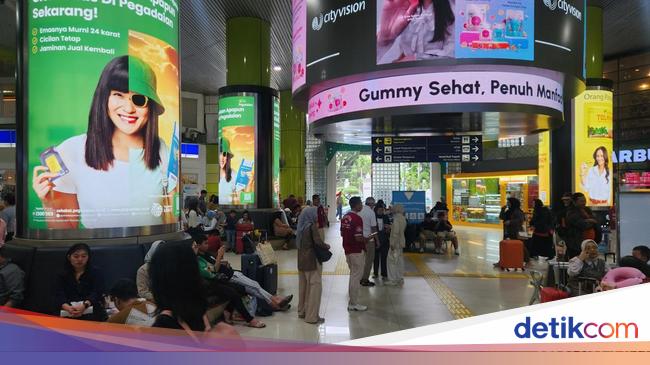 Cerita Warga Curi Start Libur Akhir Tahun Via Stasiun Gambir: Lebih Sepi