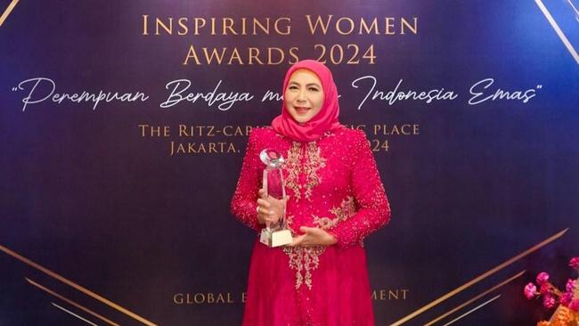 Dinilai Menginspirasi, Legislator Himmatul Raih Inspiring Women Award PPLIPI