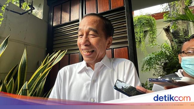 Jokowi's response to PDIP dismissal: time will test him