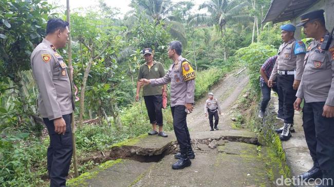 Tanah Gerak di Trenggalek Meluas, Warga di Zona Bahaya Diminta Mengungsi