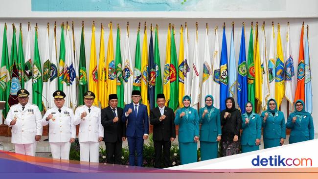 Tri Tito Karnavian Lantik 3 Pejabat TP PKK Tingkat Provinsi