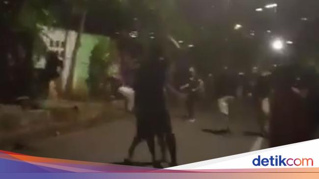 Polisi Ungkap Pemicu Bentrok Pekerja Vs Warga Tewaskan 1 Orang di Jakpus