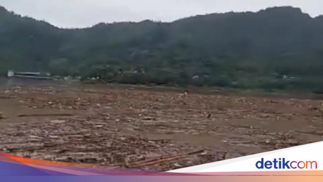 Viral Lautan Sampah di Waduk Gajah Mungkur Wonogiri, Pengelola Buka Suara