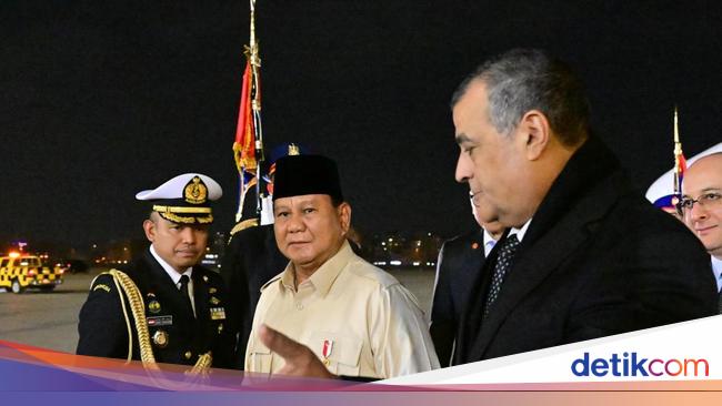 Presiden Prabowo Tiba di Mesir untuk Hadiri KTT D-8