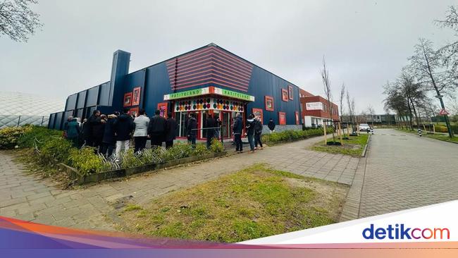 Alhamdulillah, Inilah Rupa Mesjid Pertama Diaspora Indonesia di Belanda