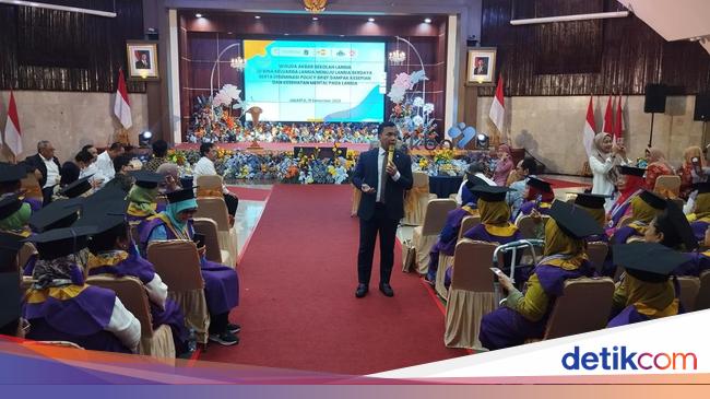 Menteri Wihaji Janji Perbanyak Program Healing Gratis di Sekolah Lansia