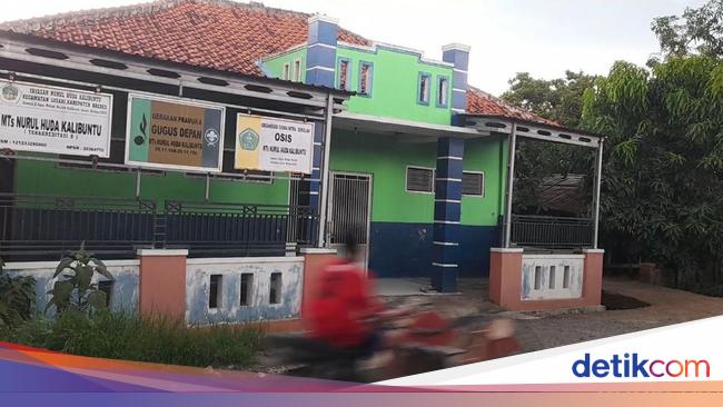 Viral Jajanan Siswa MTS di Brebes Dibuang Bu Kantin, Padahal Tugas