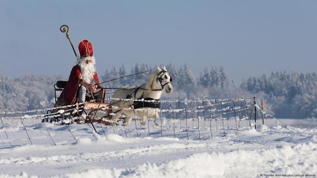 Santa Klaus dan Sinterklas Sama atau Beda? Ini Sejarahnya