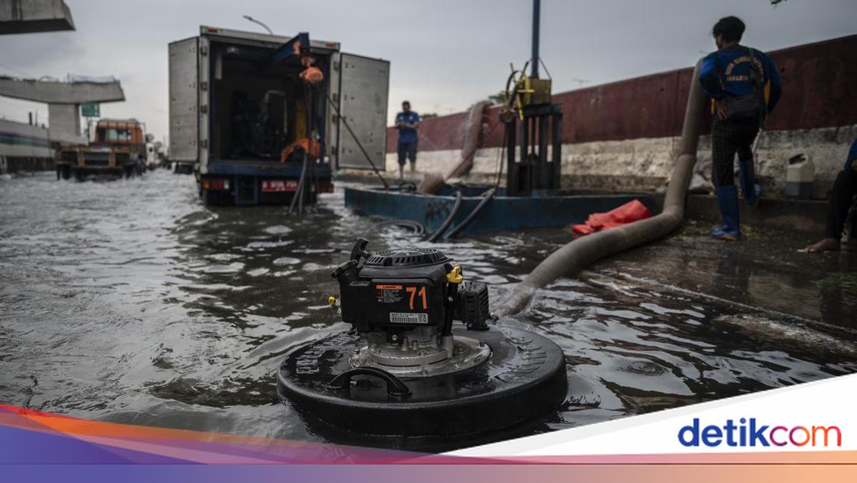 Hadapi Ancaman Rob di Pesisir Jakarta, Ratusan Pompa-Pasukan Biru Siaga