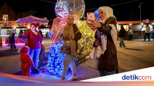 Dekorasi Natal Menghiasi Kota Damaskus Suriah