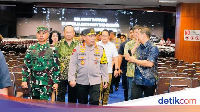 Kapolri Tinjau Gereja Bethany di Surabaya, Pastikan Kesiapan Pengamanan Natal