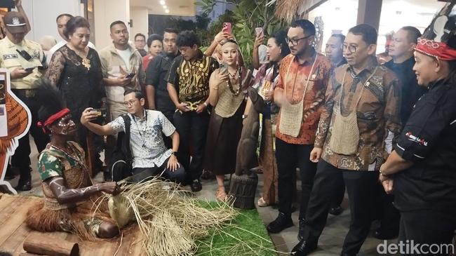 Menbud Fadli Zon Ungkap Tantangan Pelestarian Noken Papua