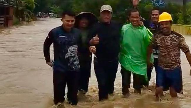 Mentan Terobos Banjir-Longsor Usai Pantau Kondisi Pertanian di Sulawesi