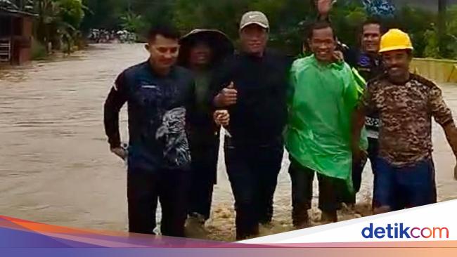 Mentan Terobos Banjir-Longsor Usai Pantau Kondisi Pertanian di Sulawesi