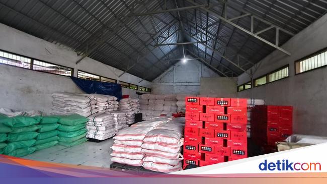 Kemensos Salurkan Bantuan Rp 1,8 Miliar untuk Korban Banjir di Makassar