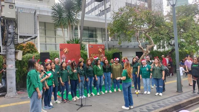 Paduan Suara Bawakan Lagu-lagu Natal Meriahkan Suasana CFD Hari Ini