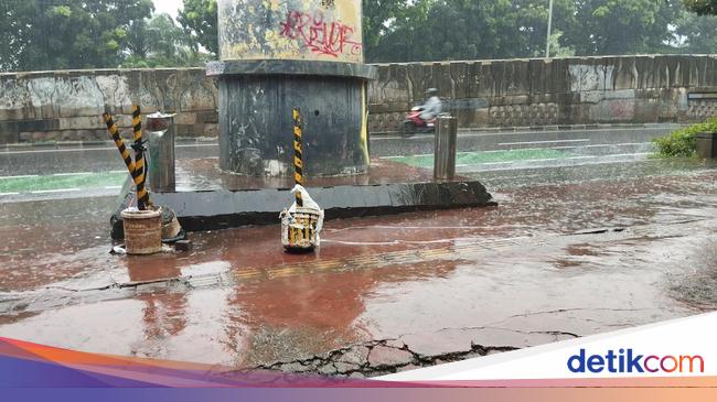 Kondisi Terkini Lokasi Pria Tewas Mengenaskan di Depan TPU Menteng Pulo