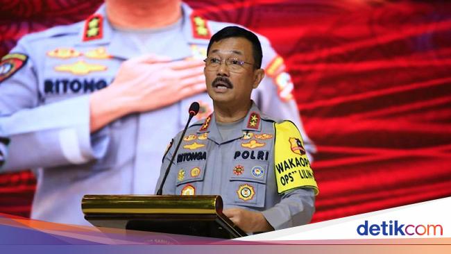 Baharkam Serahkan Sertifikat Audit ke 15 Perusahaan Kategori Obvitnas