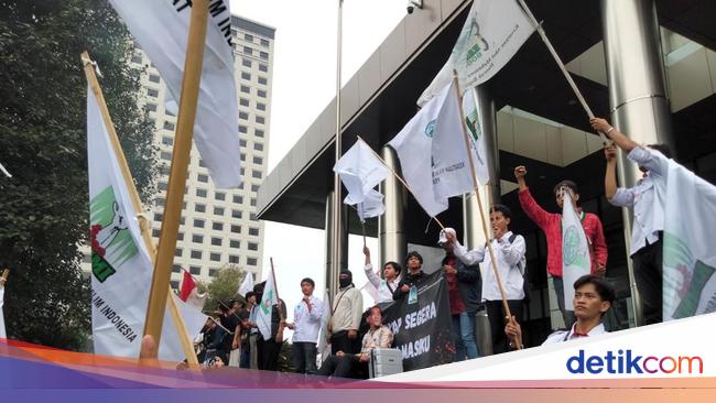 Gelar Aksi, KAMMI Desak Pimpinan Baru KPK Segera Tangkap Harun Masiku