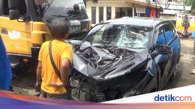 Dosen UIN Bandung Tewas Dalam Kecelakaan di Tol Cipularang Km 86