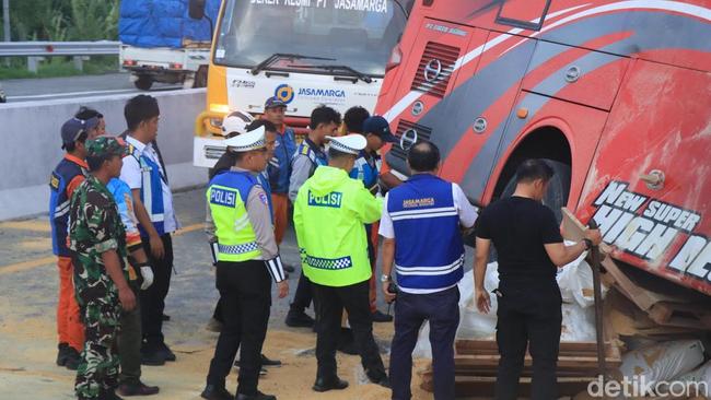 Tak Ada Pelajar, Ini Identitas 4 Korban Tewas Kecelakaan Bus SMP Bogor