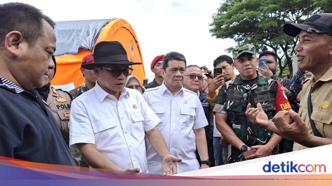 Mendes PDT Tinjau Pengungsian Korban Bencana di Sukabumi, Janji Relokasi