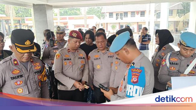 Polres Bogor Cek Kelengkapan Senpi Anggotanya, 2 Senjata Diamankan